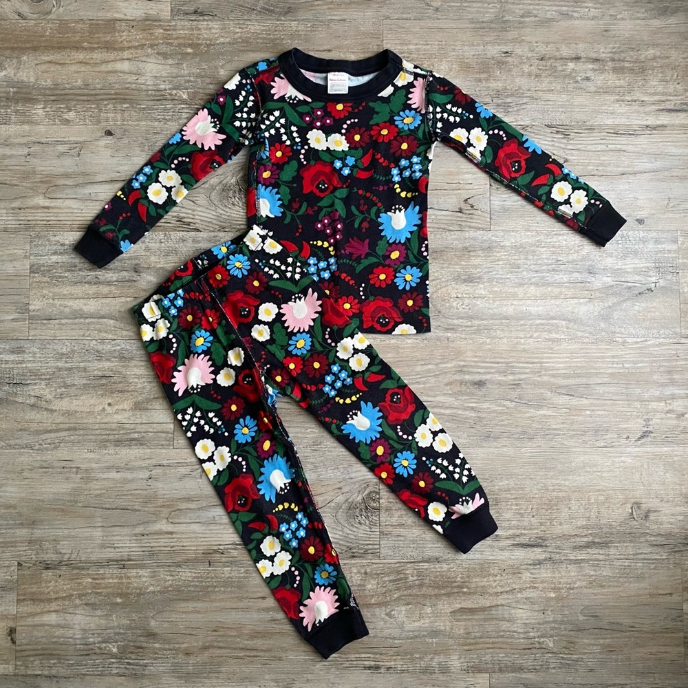 Hanna Andersson Black Floral Pajama Set Size 4